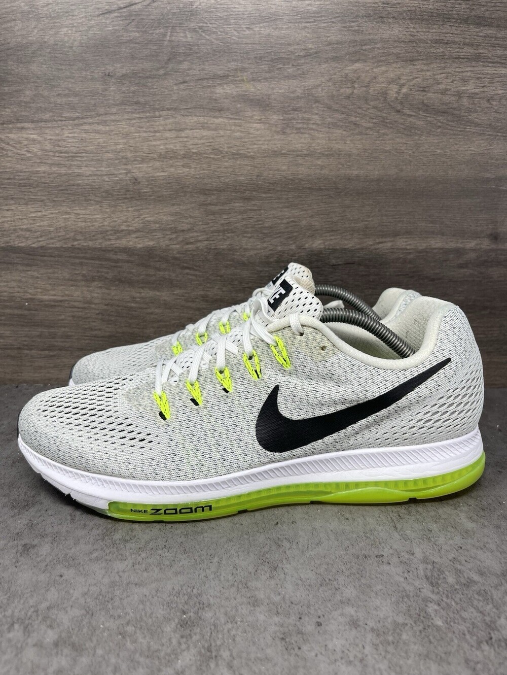 Nike Air Zoom Streak 6 Mens Size 11 White Black Volt Running Shoes 831413-107